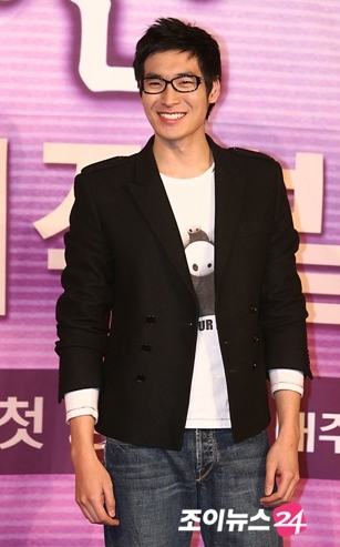 Jung Gyu-woon (정겨운)