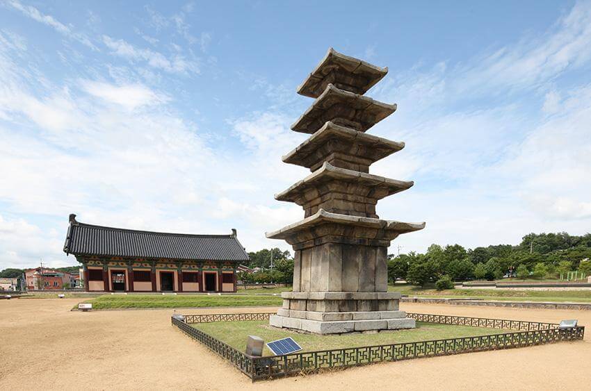 Pagoda de cinco niveles en Jeongnimsaji