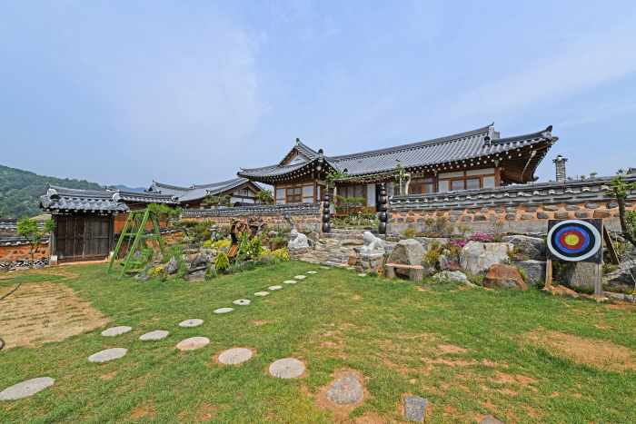 Haklimjae, Hanok stay for our family’s homely and healing time
