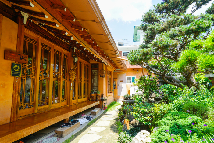 緑の庭に寝そべって堪能したいなら、｢チョウンナル(いい日)｣