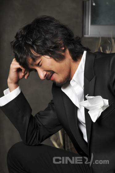 Cho Seung-woo (조승우)