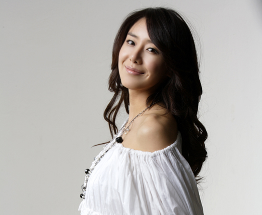 Yoon Jung-Hee (윤정희)