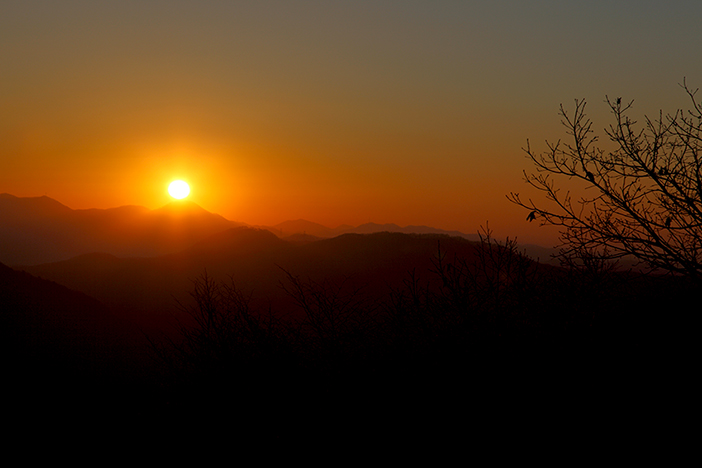  南漢山城から眺める日の出（提供：京畿観光ポータルサイト（ggtour.or.kr））