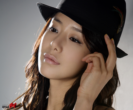 Yoon Jung-Hee (윤정희)