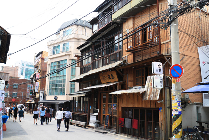 Calle de los Cafés de Hapjeong-dong.