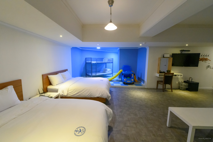 港のロマンが感じられる「HILL SIDE HOTEL(ヒルサイドホテル)」
