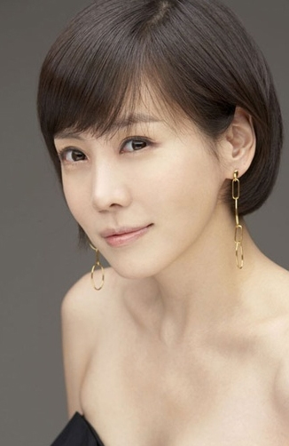 Kim Jung-Eun (김정은)