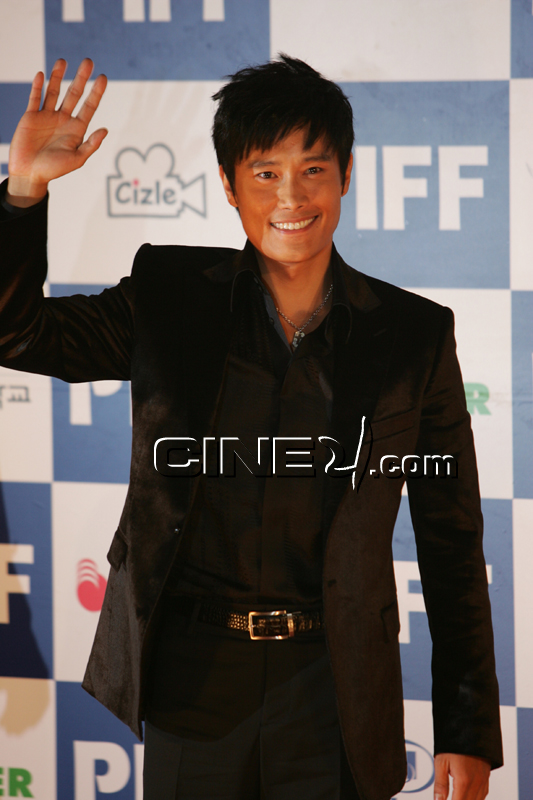 Lee Byung-hun (이병헌)