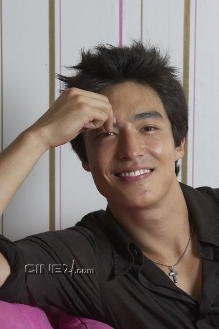 Daniel Henney (다니엘 헤니)
