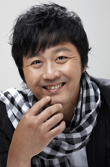 Kong Hyung-Jin (공형진) 