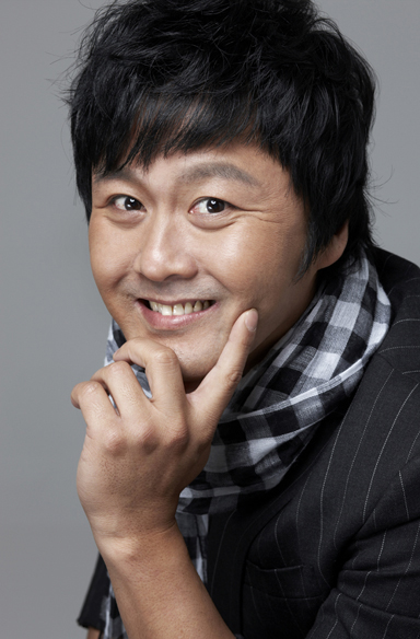 Kong Hyung-Jin (공형진) 