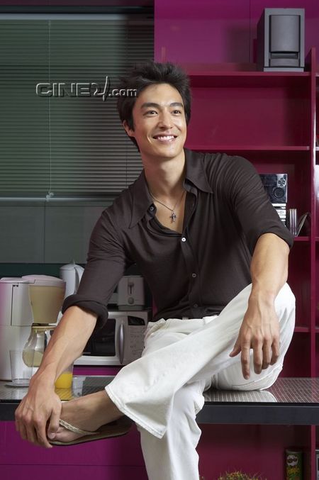 Daniel Henney (다니엘 헤니)