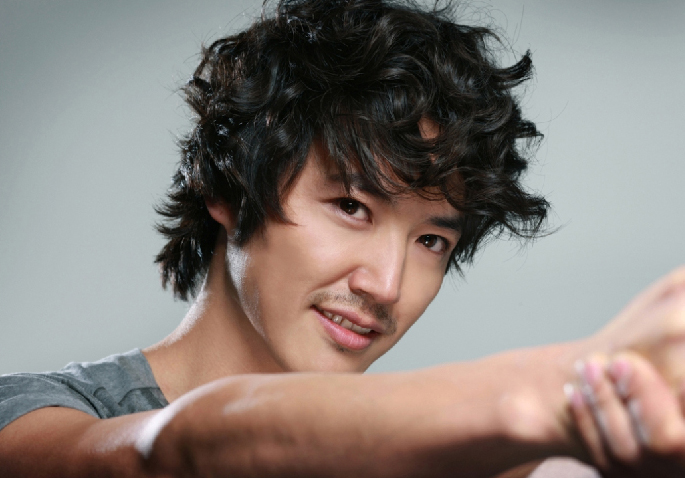 Yoon Sang-hyun (윤상현)