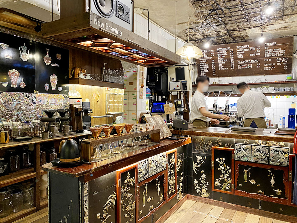 「コーヒー韓薬房」店内