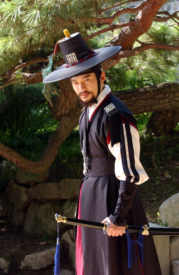 Lee Seo-jin (이서진)