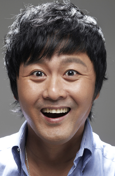 Kong Hyung-Jin (공형진) 