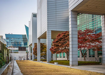 Photo: Exterior views of Busan Museum of Art