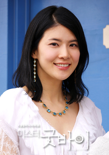 Lee Bo-Young (이보영)