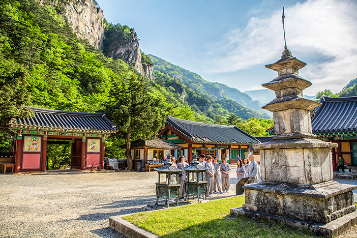 參加寺院寄宿的遊客們 (圖片來源: 韓國佛教文化事業團)