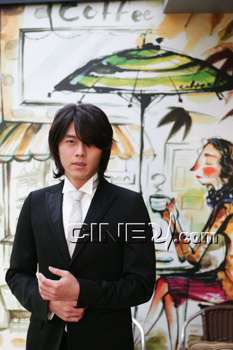 Hyun Bin (현빈)