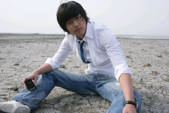 Hyun Bin (현빈)