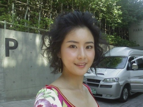 Choe Jeong-Yun (최정윤) 