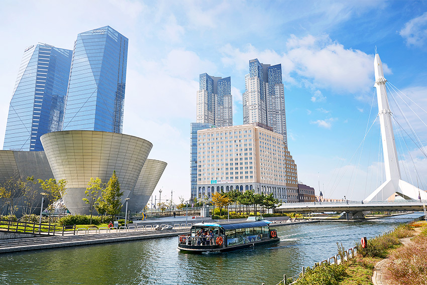 Wassertaxi im Songdo Central Park