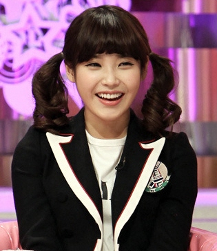 IU (Lee Ji-Eun, 아이유)