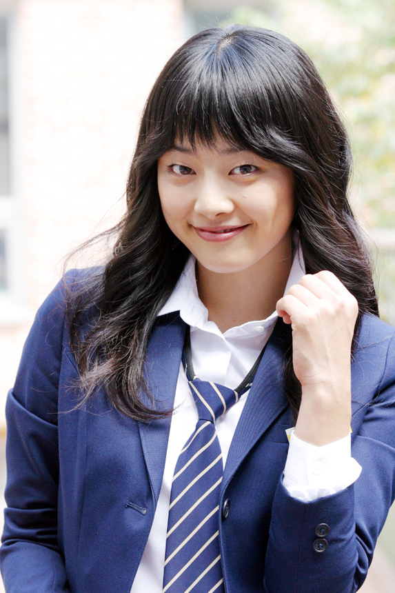 Hong Soo-Ah (Hong Su-A 홍수아)