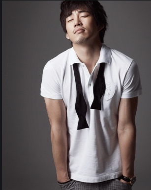 Yoon Kye-Sang (윤계상)