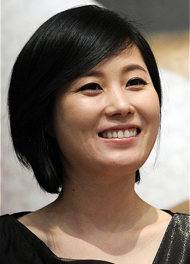 Mun So-ri (문소리)