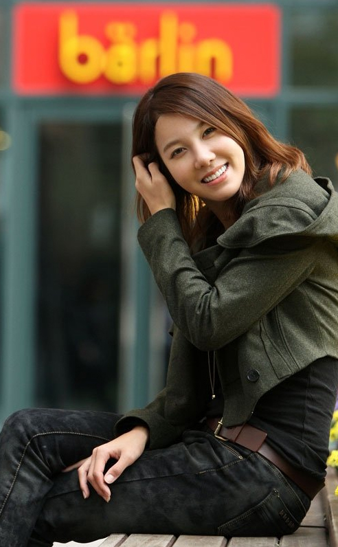E.JIAH (이지아)