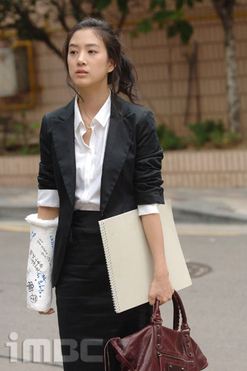 Jeong Ryeo-won (정려원)