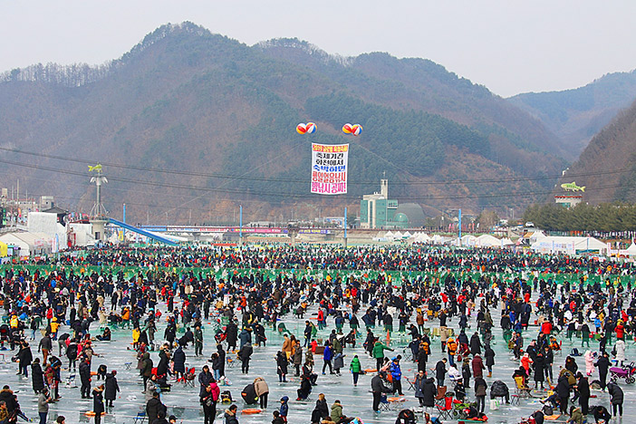 Hwacheon Sancheoneo Ice Festival (Top credit: Nara Foundation)