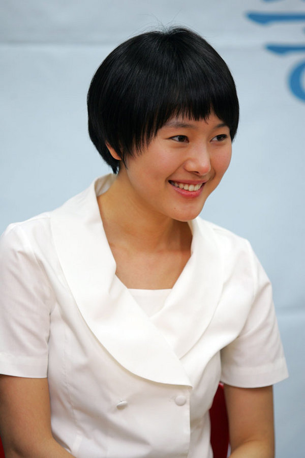 Yoon Jin-seo (윤진서)