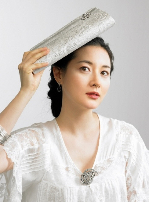 Lee Young-Ae (이영애)