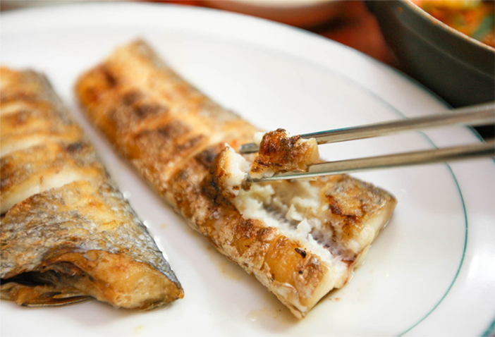 Pescados a la parrilla o <em />saengseon-gui</em>