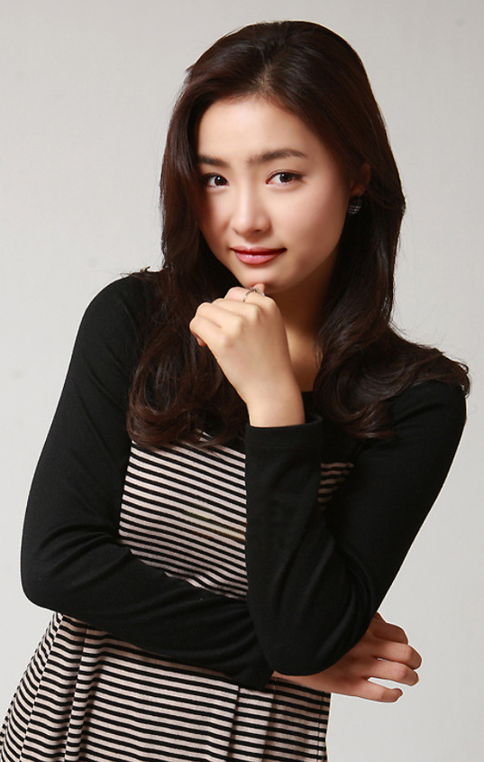 Sin Se-Gyeong (신세경)