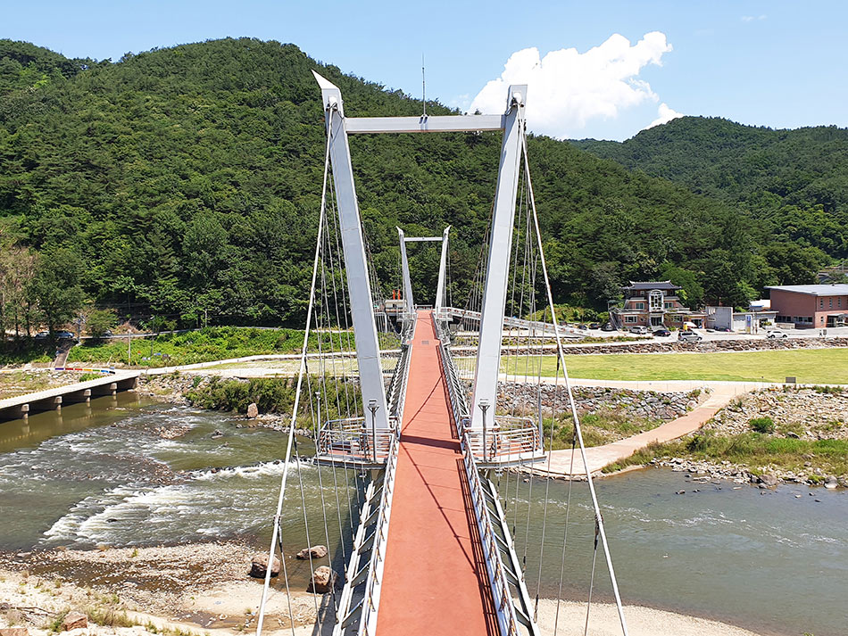柯亭(カジョン)駅の吊橋