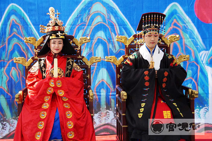Nachstellung der Hochzeit von König Gojong und Kaiserin Myeongseong (Quelle: Unhyeongung)