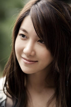 E.JIAH (이지아)