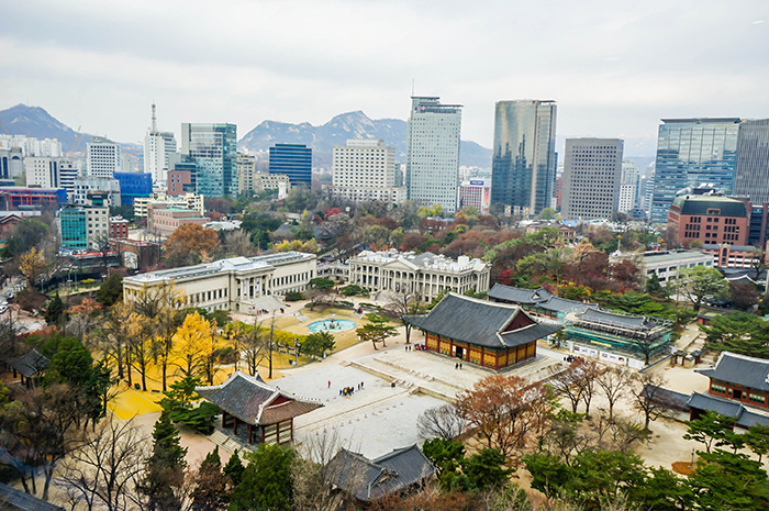 在贞洞展望台上俯瞰首尔风景