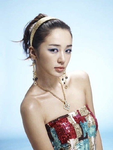 Yoon Eun-Hye (윤은혜)