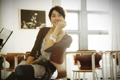 E.JIAH (이지아)