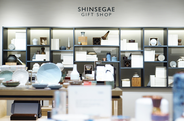 位于世界百货店(本店)12层GIFT SHOP