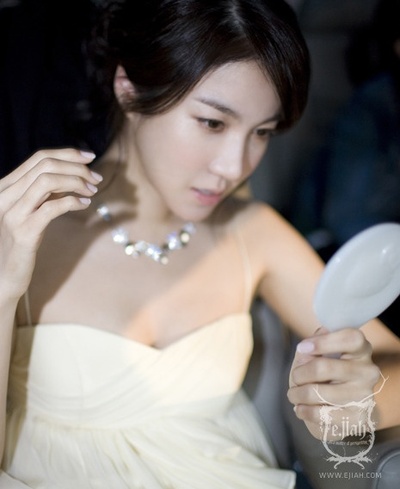 E.JIAH (이지아)