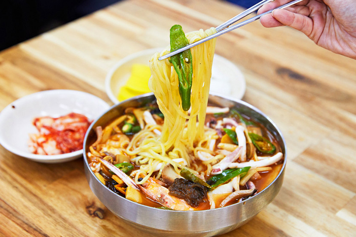 <em />Gochu jjamppong</em> und <em>jjajangmyeon</em> von Gunsan