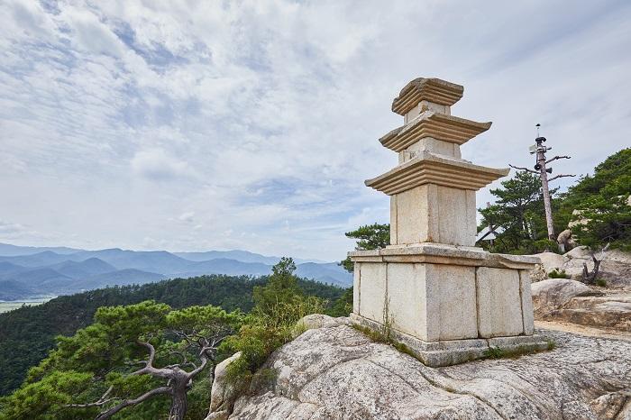 庆州南山是用信仰之心和艺术之魂创造的佛国土