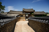 Nasangyeol Hou..