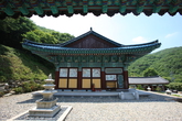 Sinheungsa Temple in Ulsan